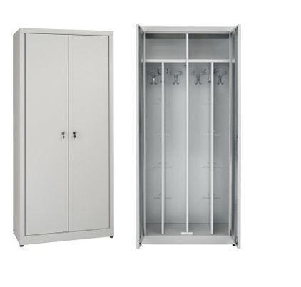 Dressing closets with dirty / clean interior partition